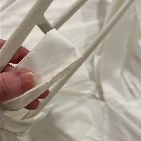 Elegant White Tie-Shoulder Tank Top - Picture 5 of 5